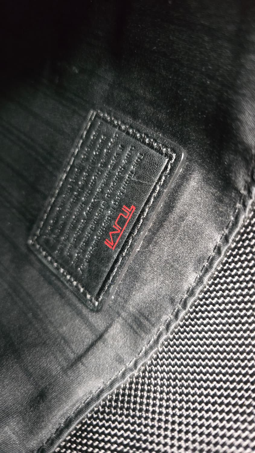 투미 크로스백 블랙 상품이미지6