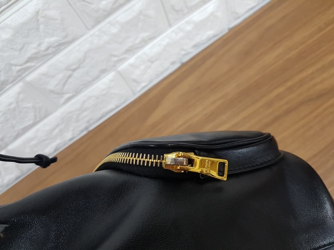 프라다 버킷백 (정품 가죽. 토트백&크로스백)  상품이미지2