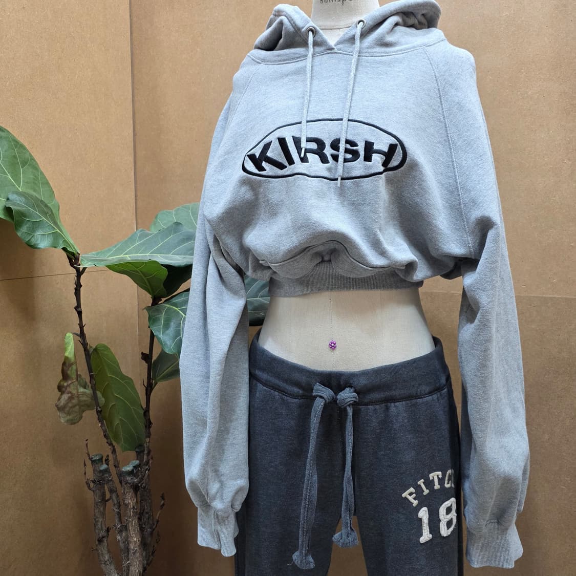 키르시 언더붑 크롭탑 후드티 상품이미지1