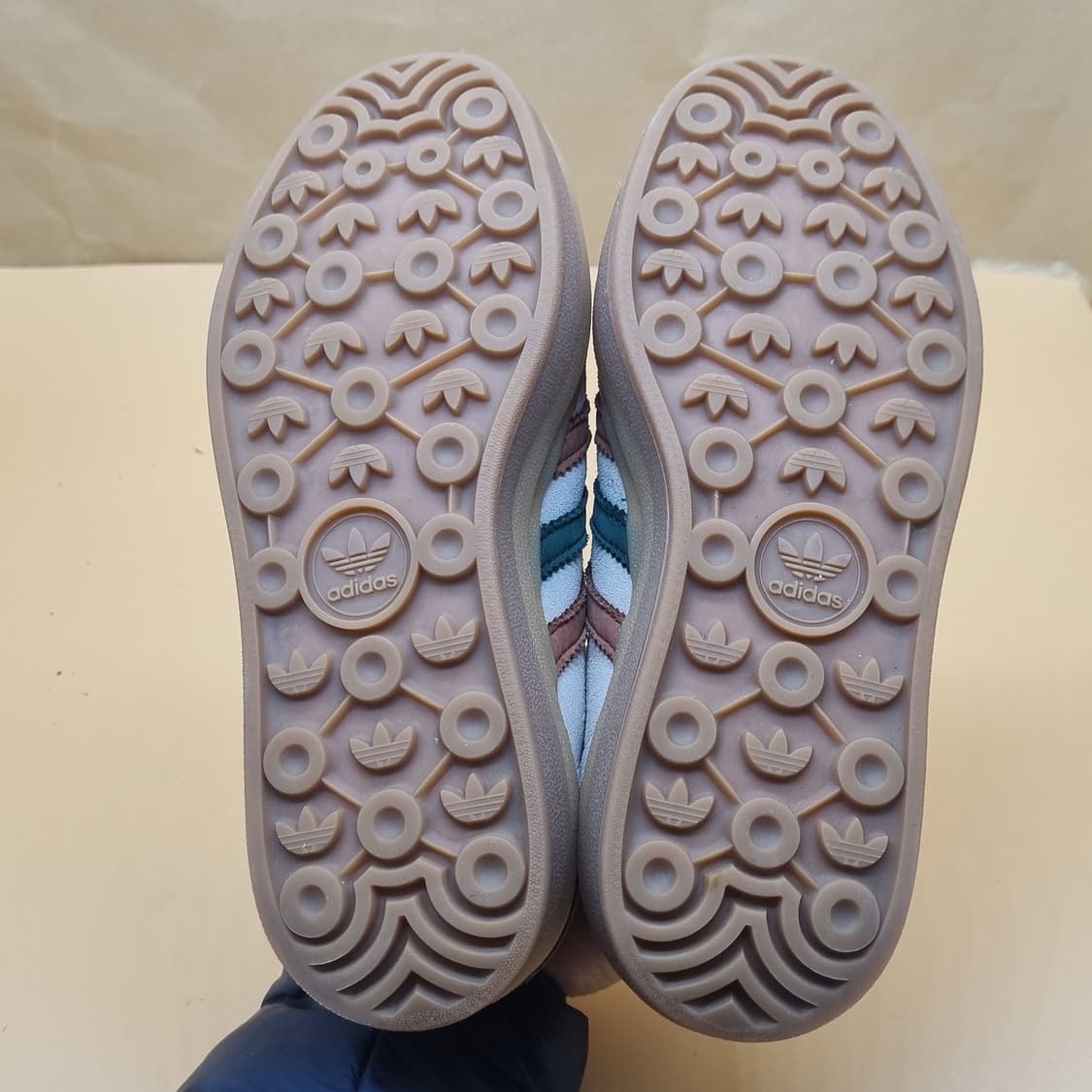 아디다스 가젤 골드 스니커즈225. 상품이미지3