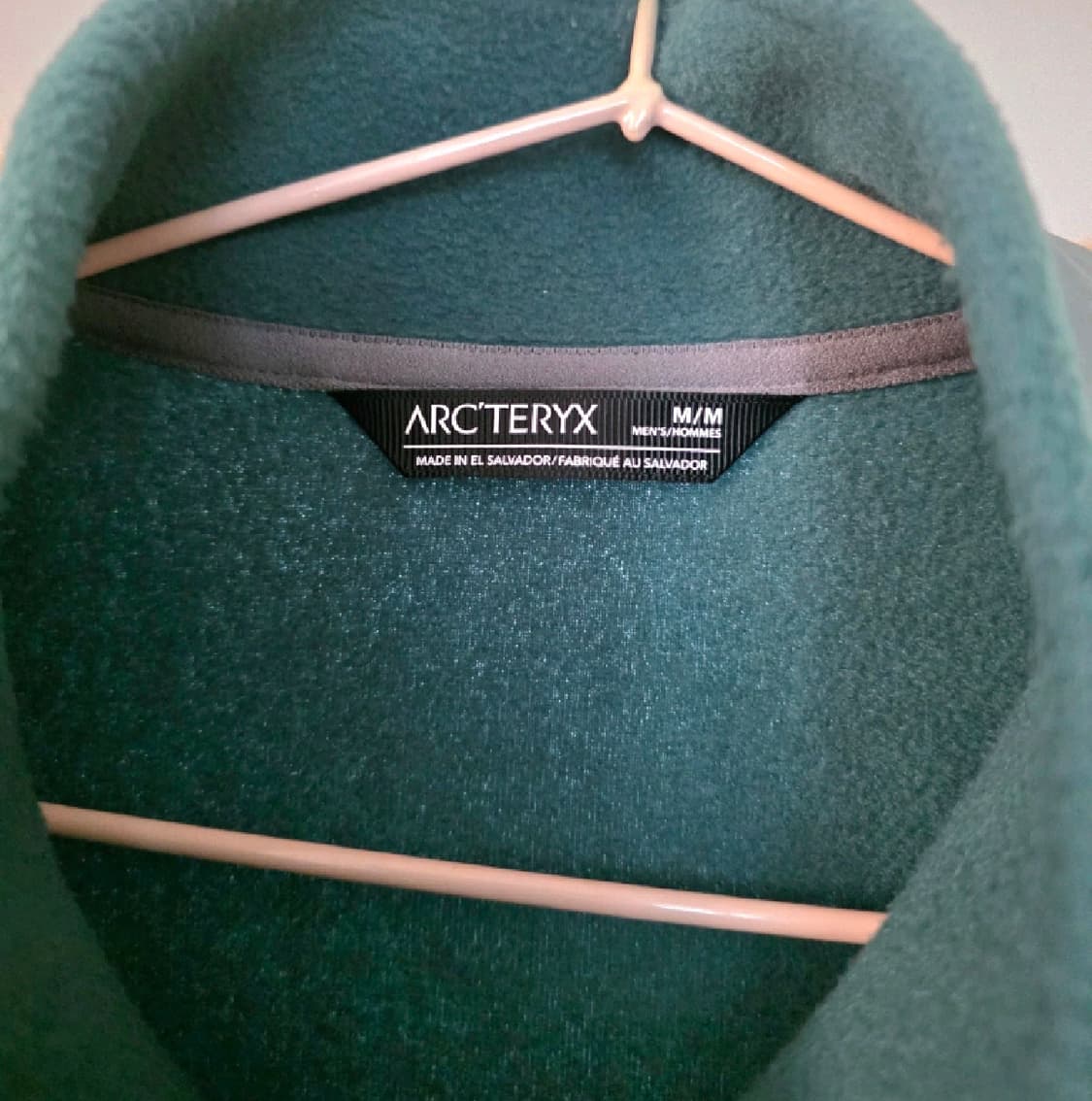 아크테릭스 카이어나이트 자켓 M 사이즈  상태 9.5/10  기스 찢김  상품이미지2