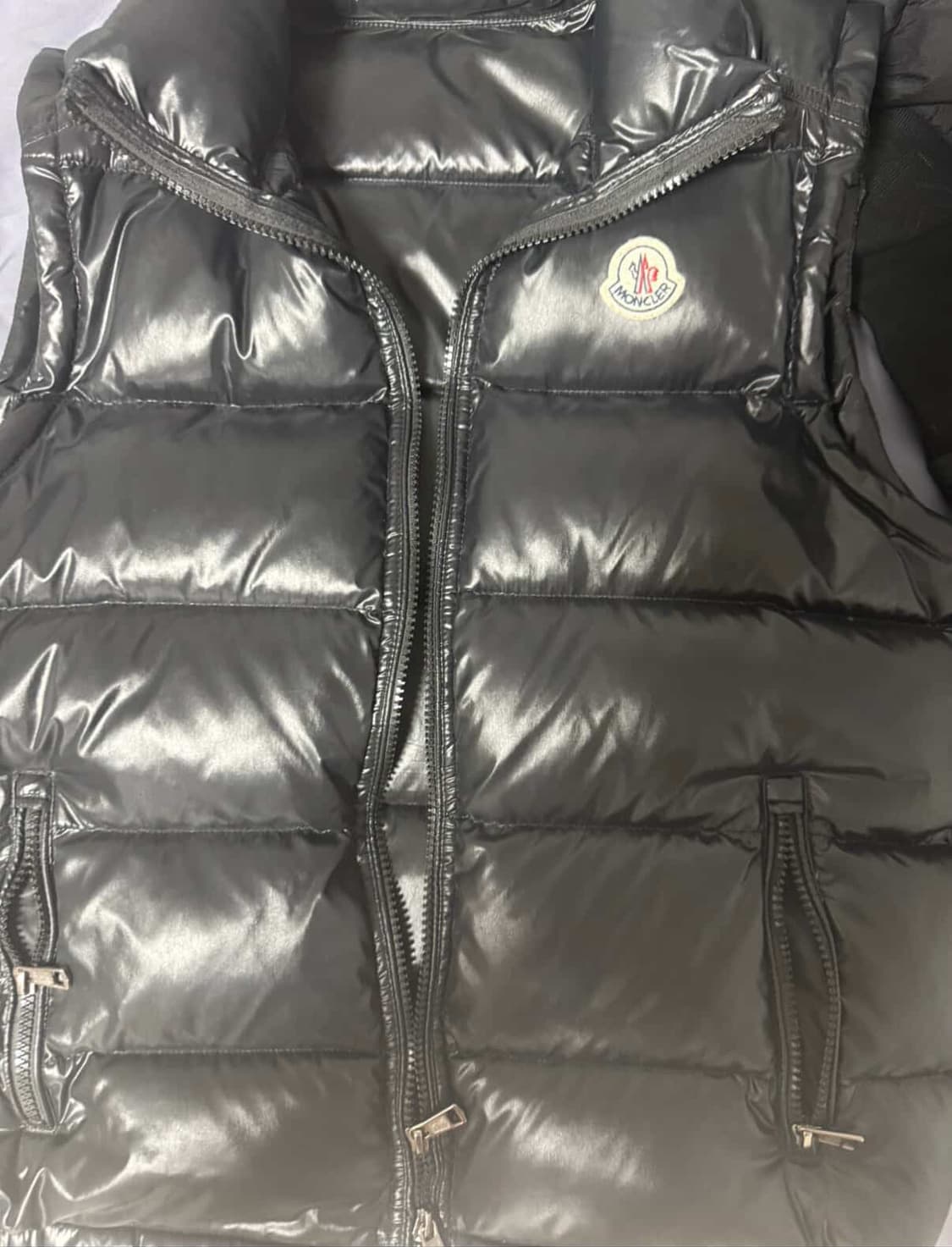 몽클레어 유광 조끼 패딩 상품이미지1