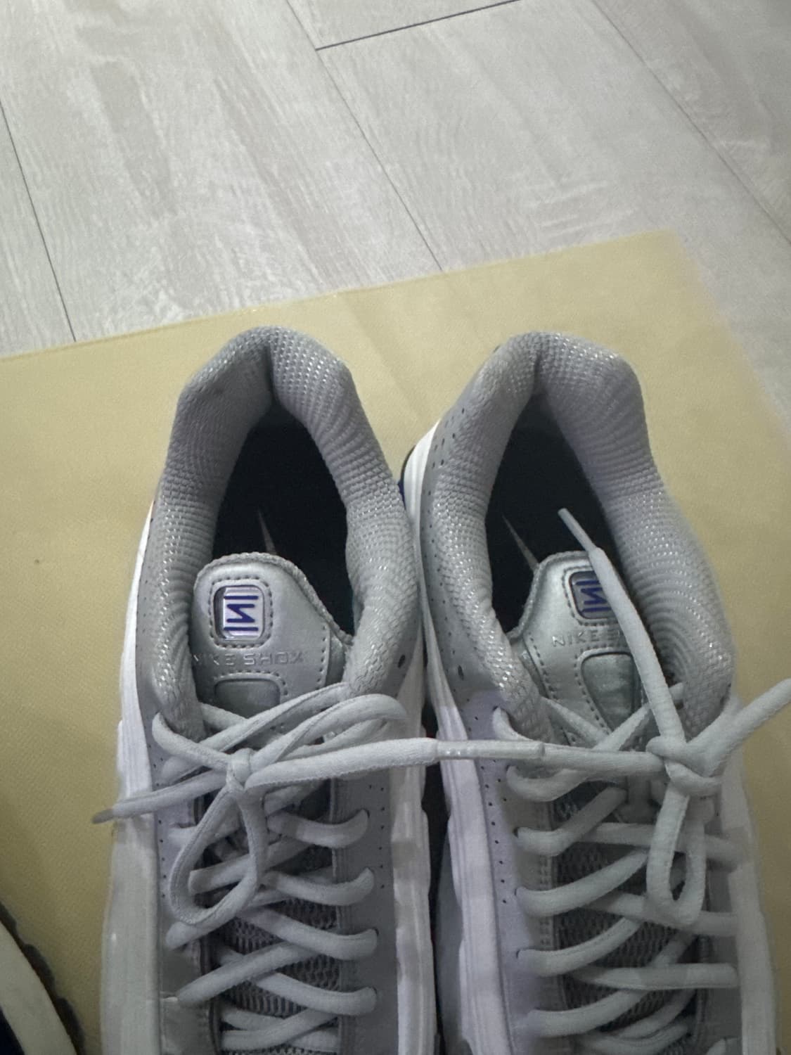 나이키 샥스 R4 화이트 레이서 블루 운동화 상품이미지2