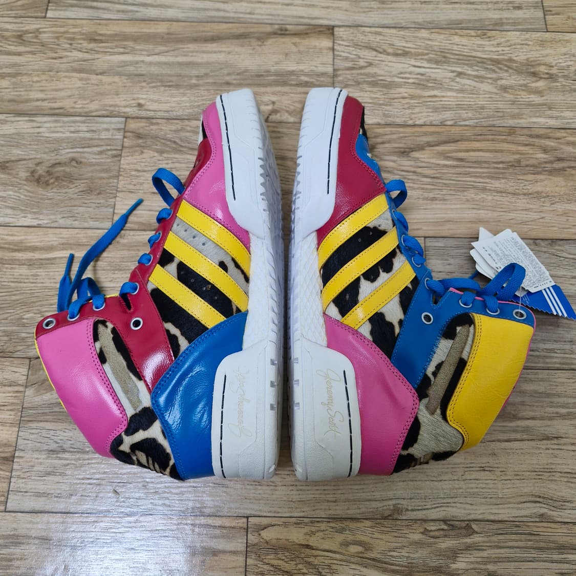 [265] 아디다스 x 제레미스캇 1.0 날개 2NE1 콜라보 스니커즈 상품이미지3