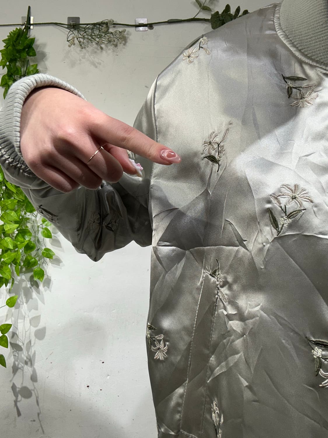 일본 빈티지 유광 실버 스카잔 꽃 자수 크롭 자켓   상품이미지4