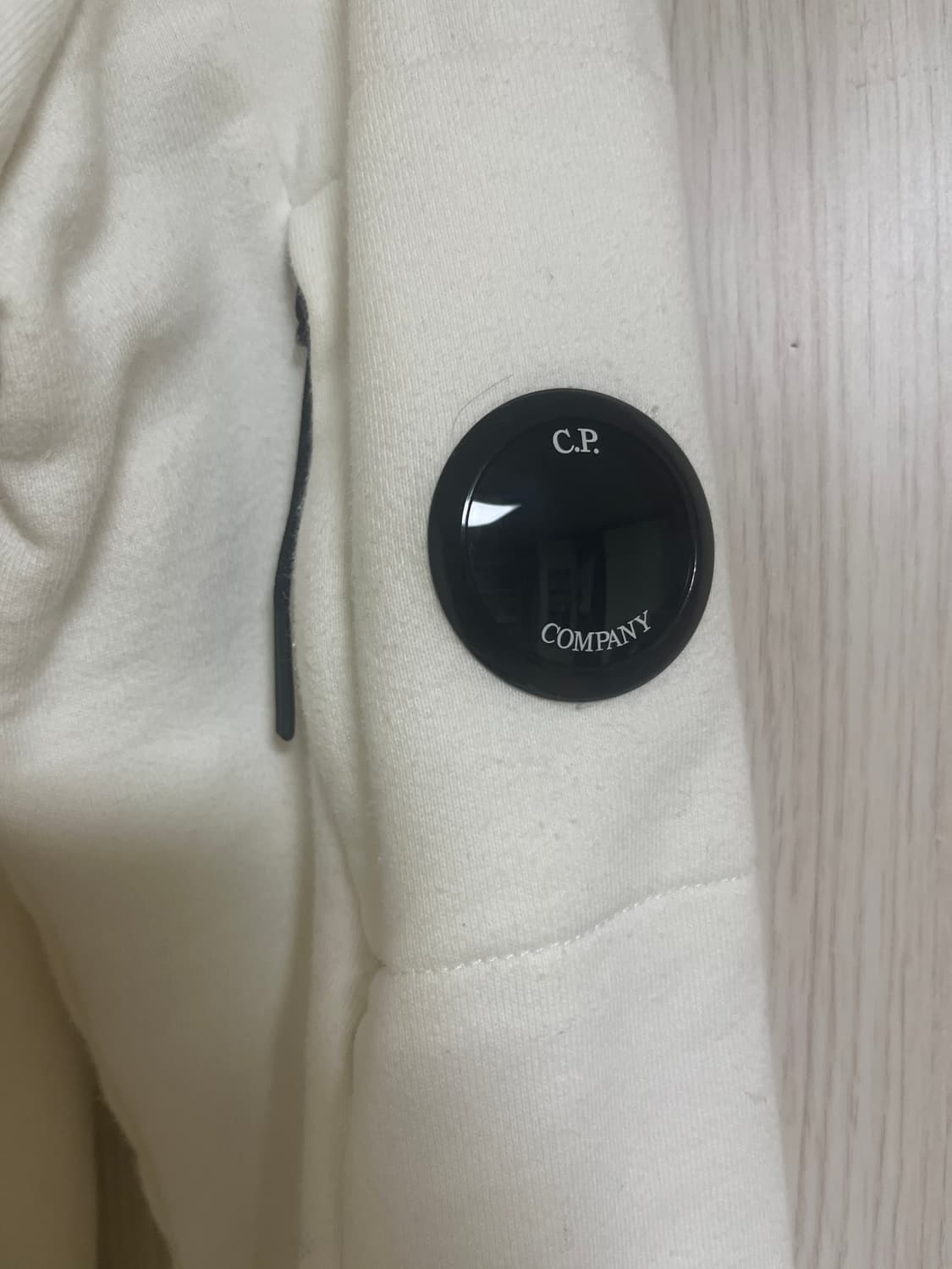 cp컴퍼니 22fw 화이트 맨투맨 상품이미지4