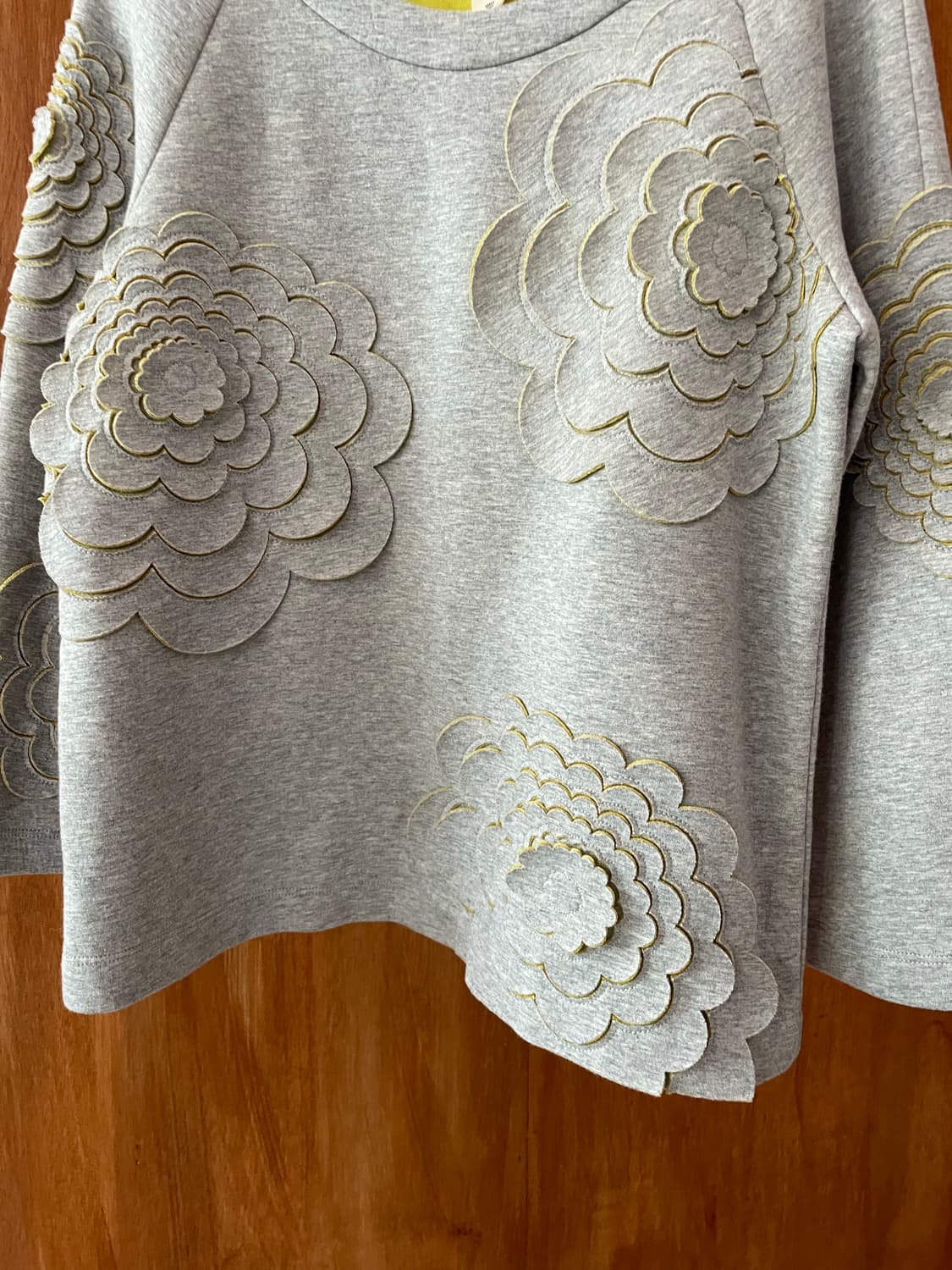 Gray solid floral sweatshirt  상품이미지5