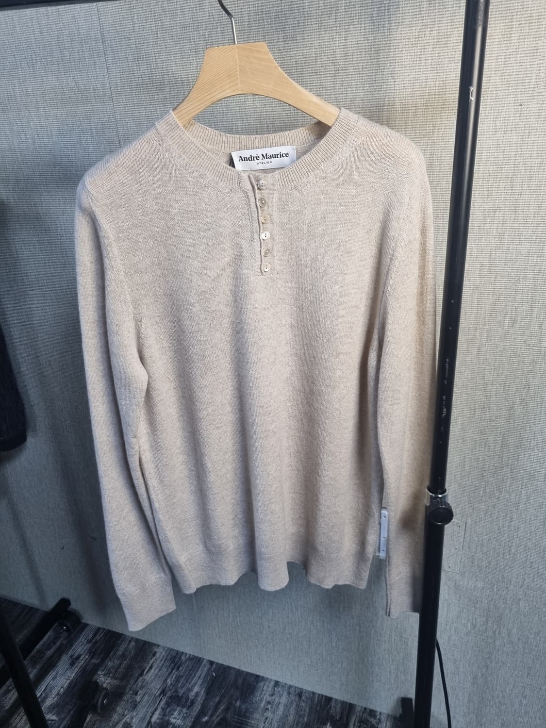 이태리 명품 브랜드 안드레모리스
100%캐시미어 긴팔니트 상품이미지1