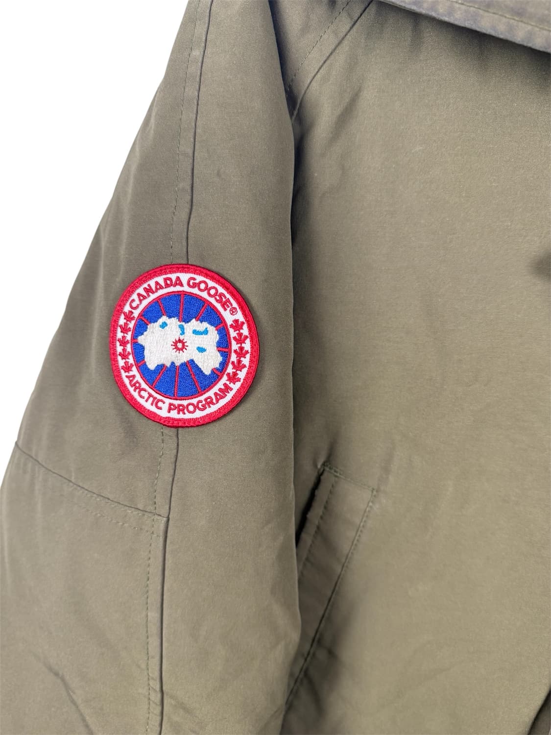 캐나다구스 카키 칠리왁 봄버 숏 패딩 S 상품이미지2