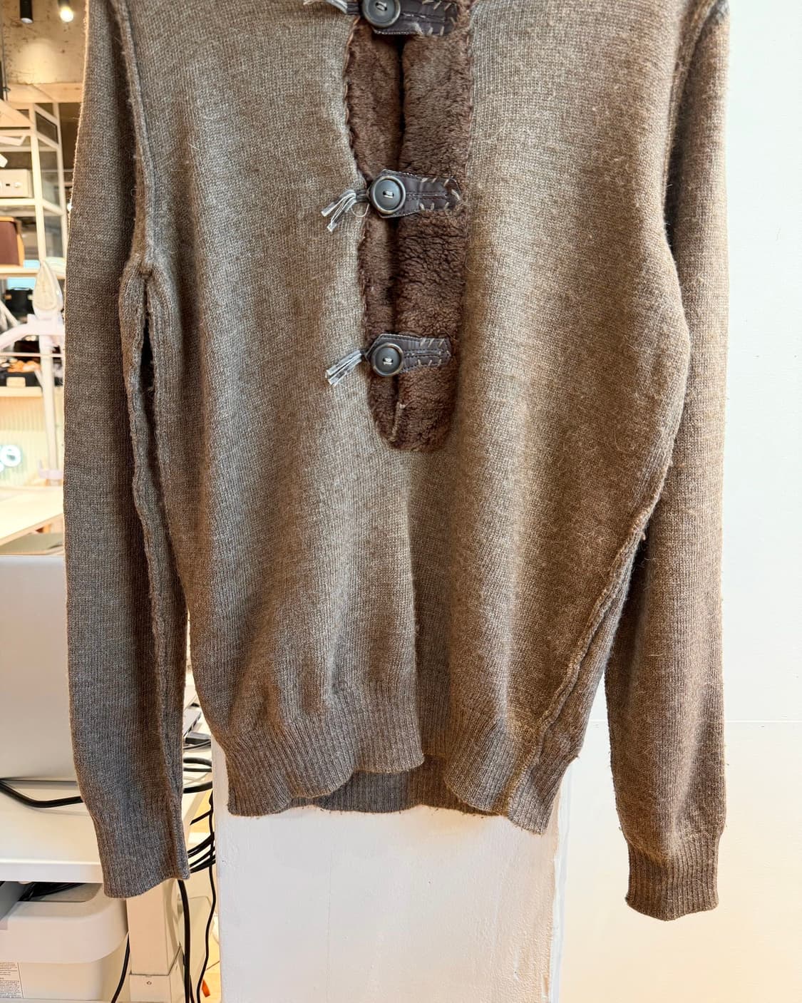 돌체앤가바나 브라운 하프버튼 램스킴 울 니트  상품이미지6