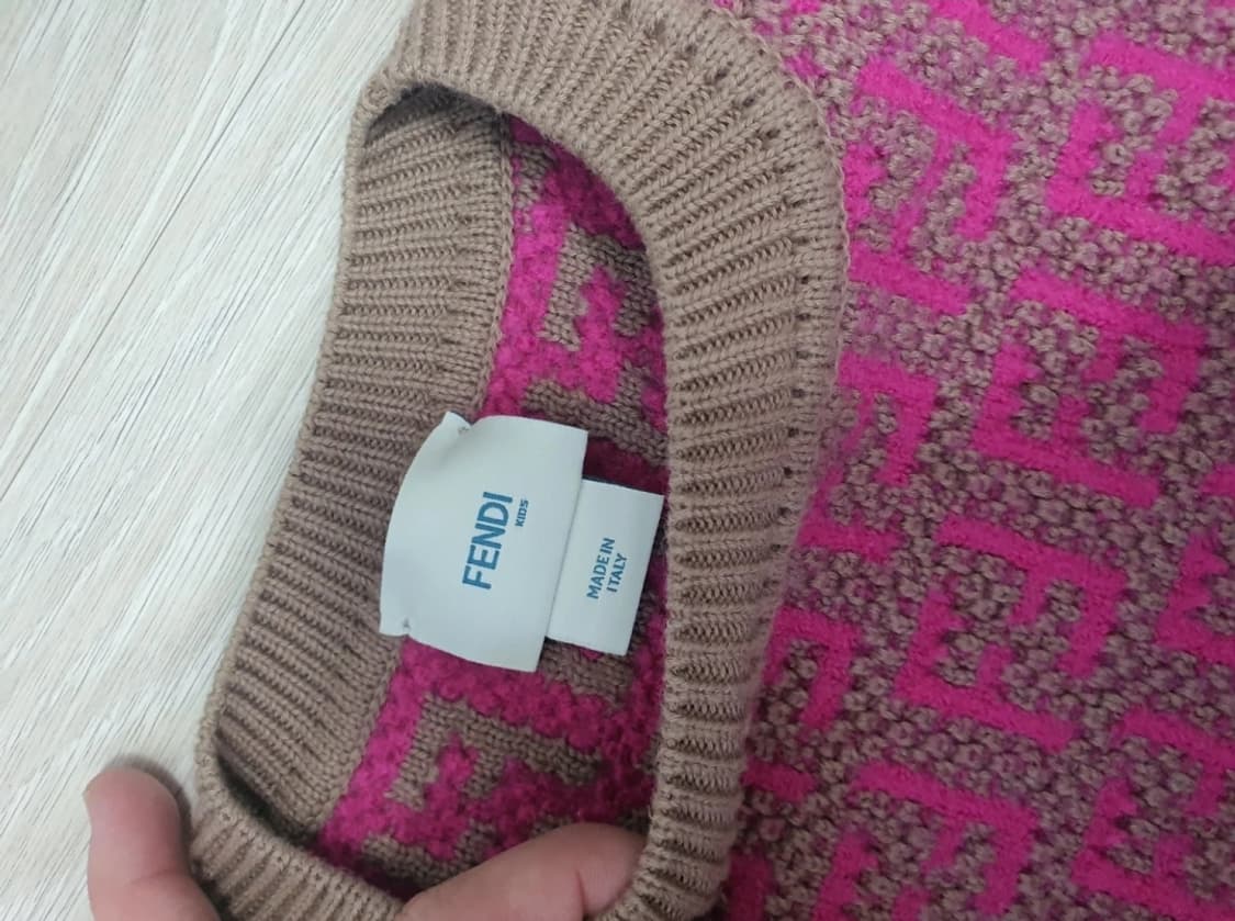 성인44가능)정품 펜디 니트 투피스 세트 상품이미지2