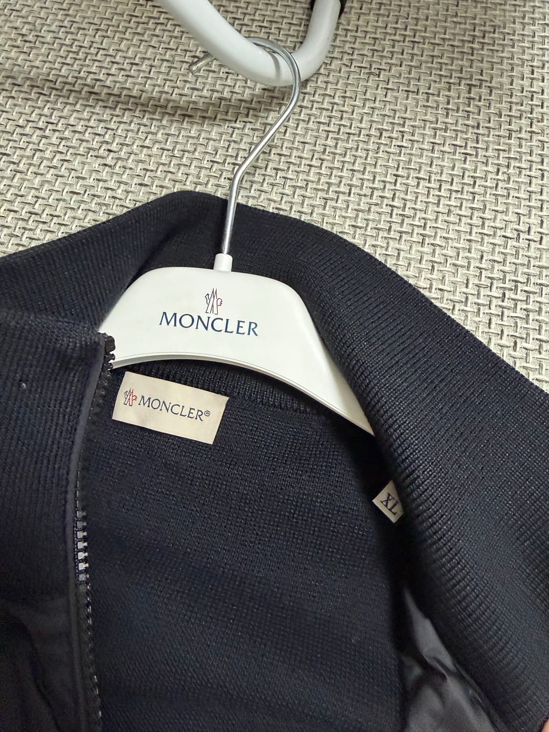 급처 백화점판 몽클레어 니트패딩 XL사이즈 상품이미지3