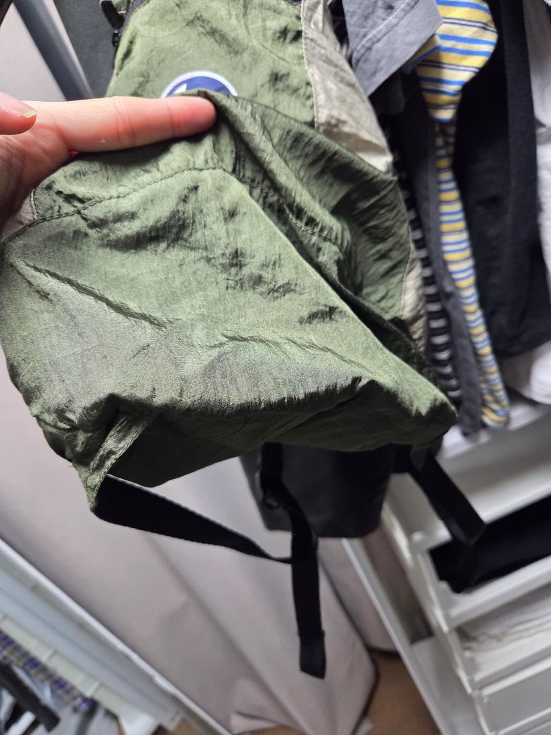 티켓투더문 15L 카키색 상품이미지4