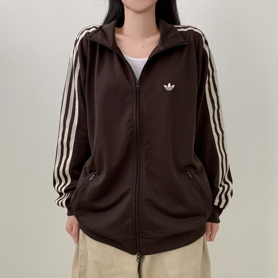 아디다스 오리지널스 트랙 자켓 젠더 뉴트럴 다크 브라운 새상품 상품이미지1