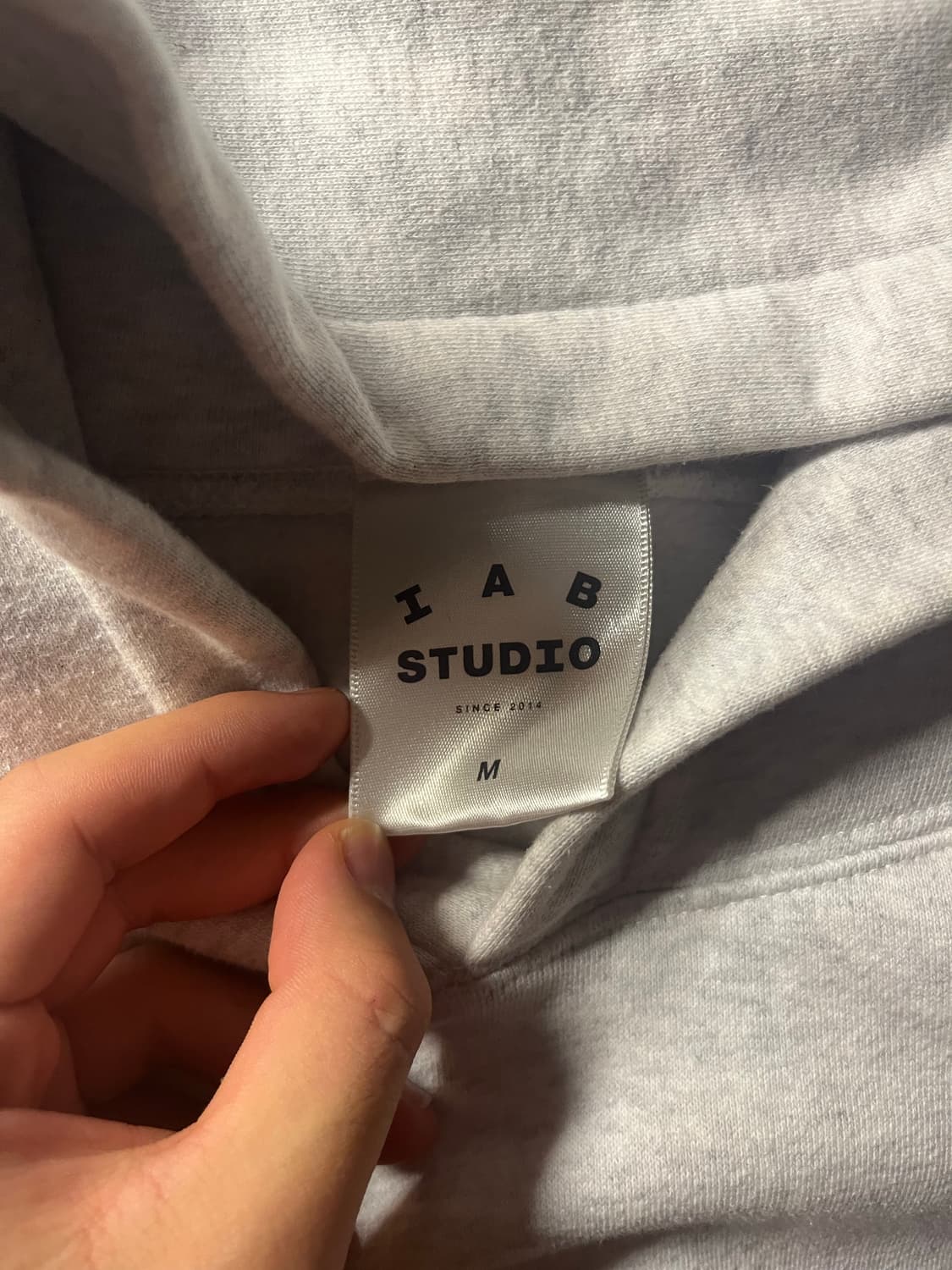 아이앱 스튜디오 후드티 상품이미지3