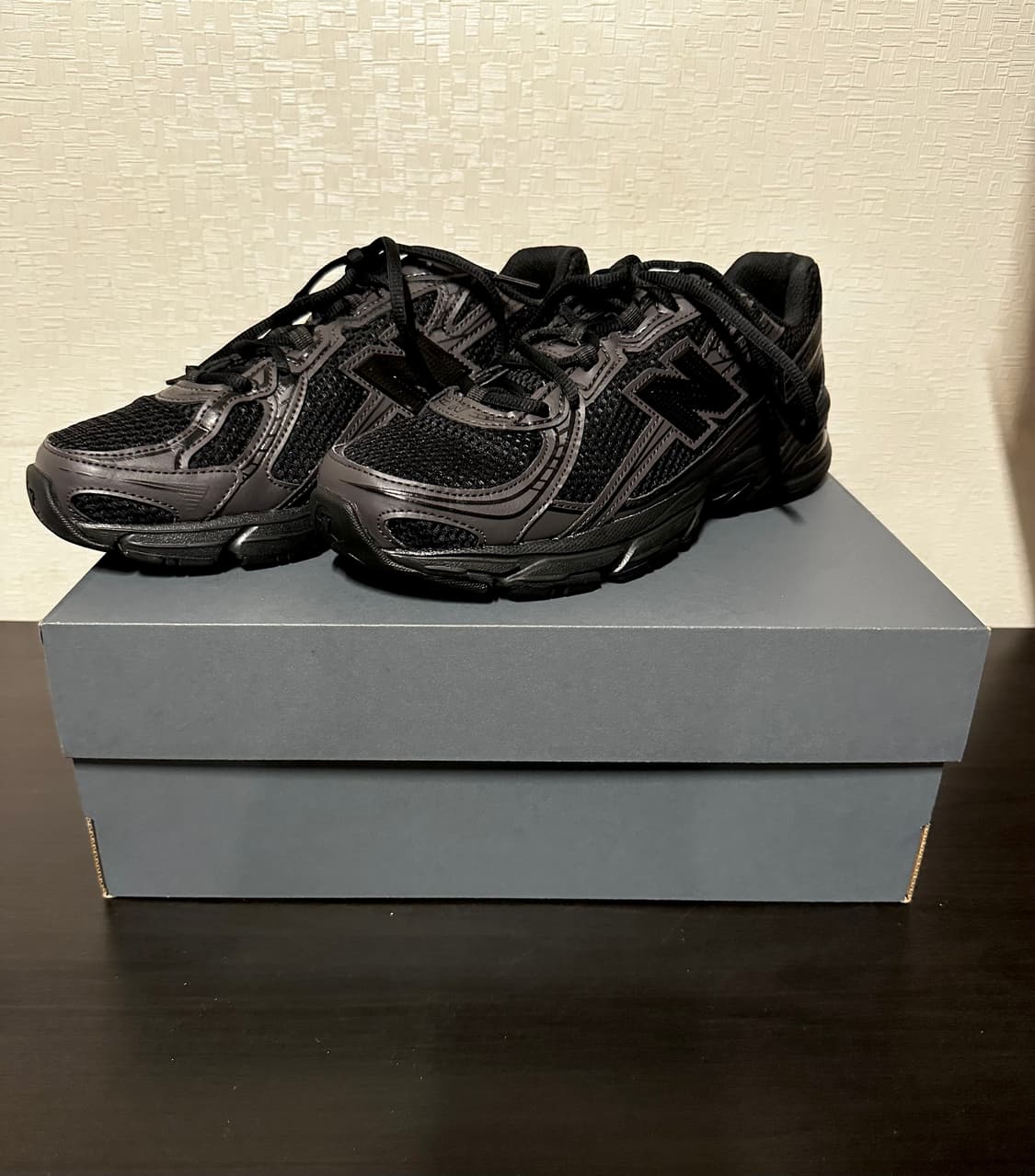 (새상품) 뉴발란스 740 시멘트 블랙 255 상품이미지2