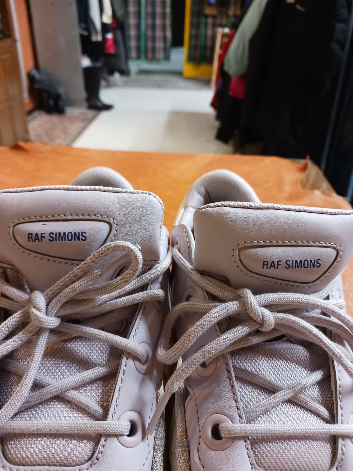 아디다스 × 라프시몬스 리플리컨트 오즈위고 상품이미지6