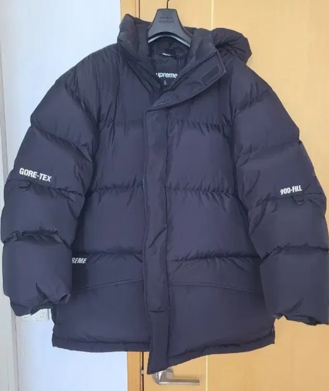 슈프림24FW 고어텍스 900필 다운 파카 블랙 상품이미지1