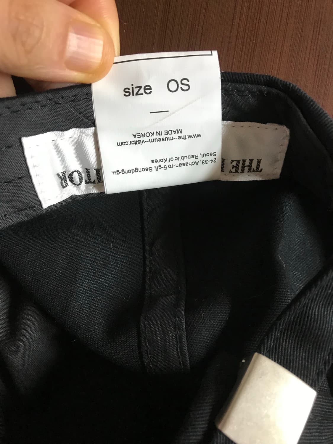 뮤지엄비지터 블랙 볼캡 상품이미지3