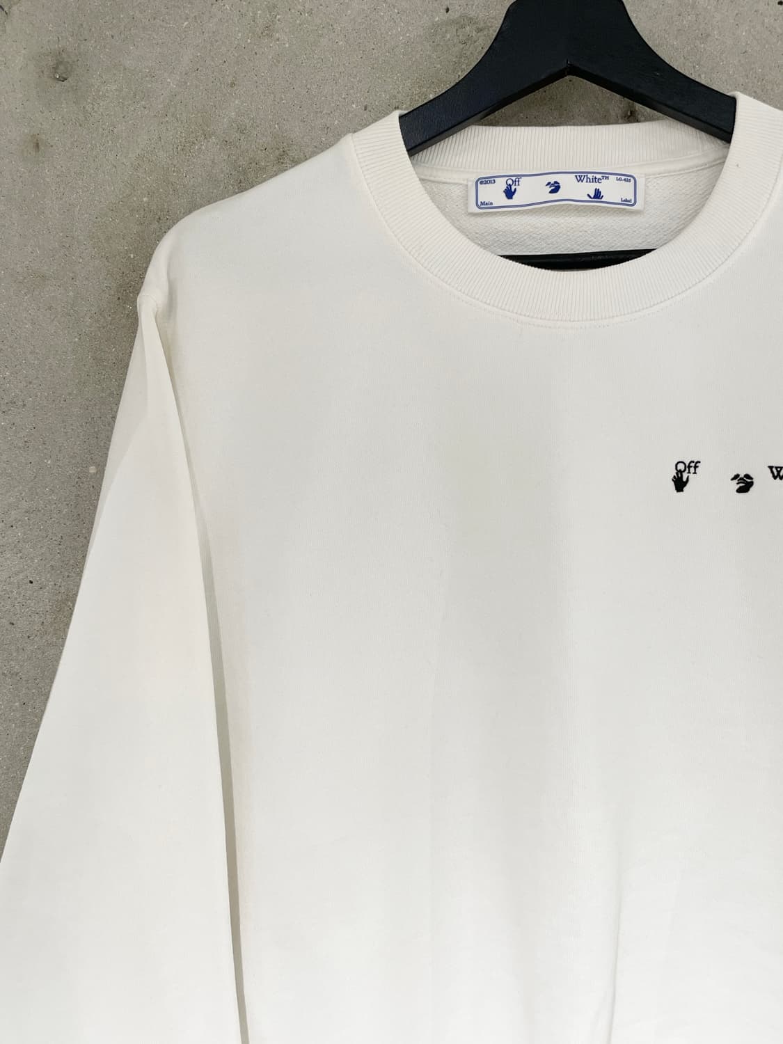 오프화이트 화이트 애로우 리퀴드 멜트 레그 스웻 셔츠 상품이미지3