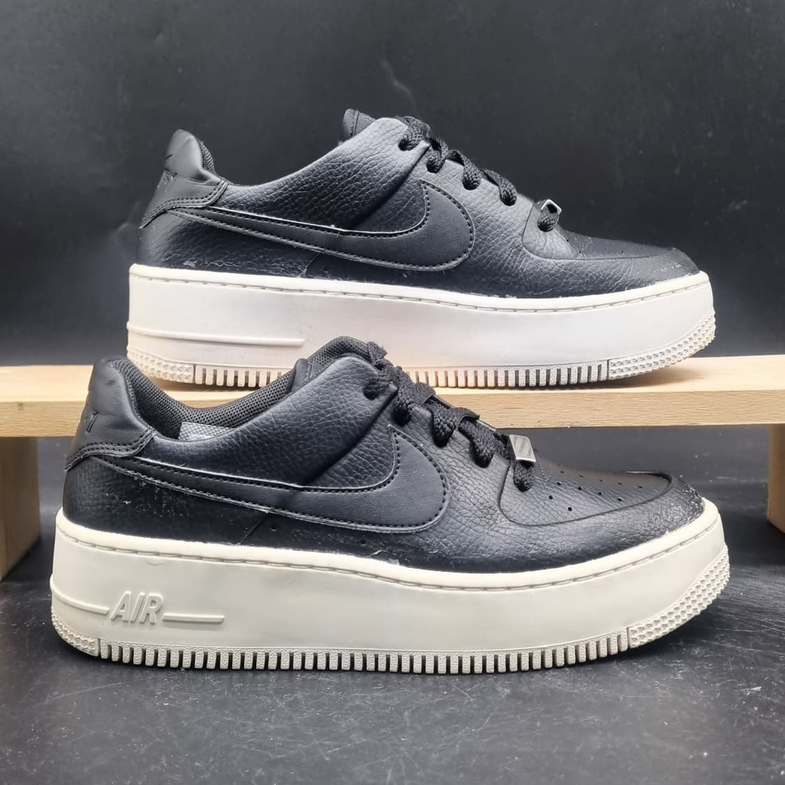 나이키 에어포스1 세이지로우 스니커즈240 상품이미지1