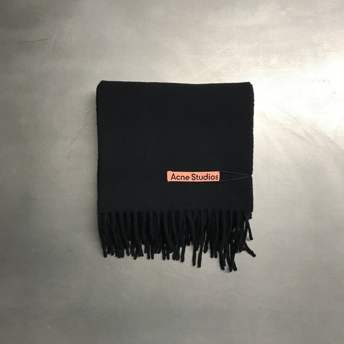 아크네스튜디오 블랙 머플러 상품이미지2