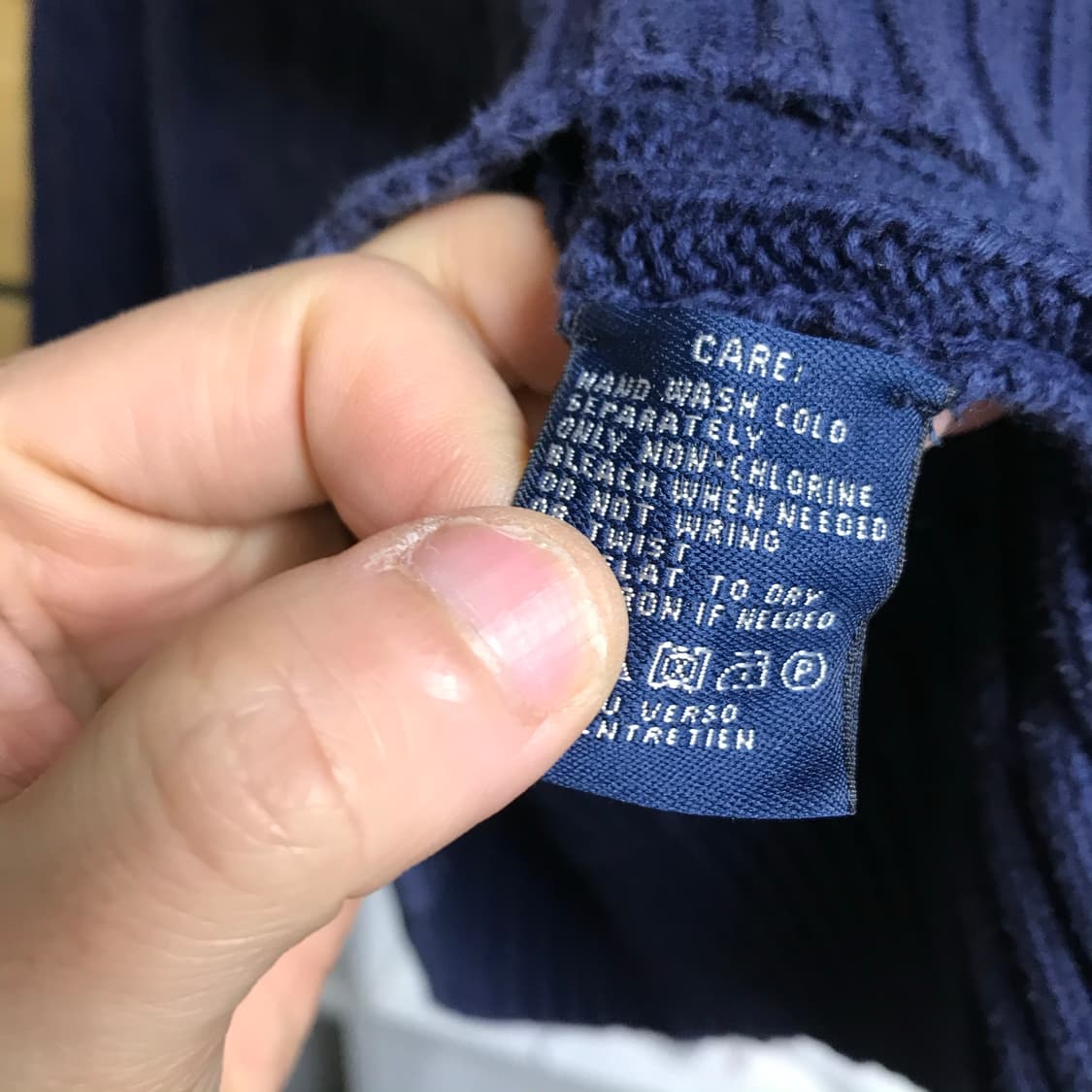 폴로 네이비 브이넥 여성 니트 상품이미지4