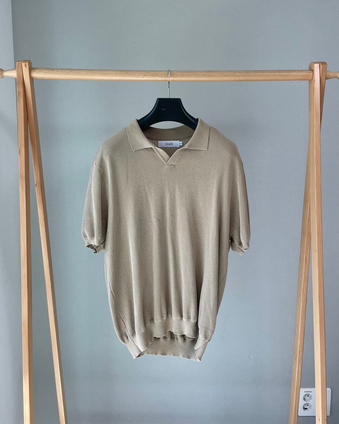 수아레(SUARE) 카라 니트 반팔 상품이미지1