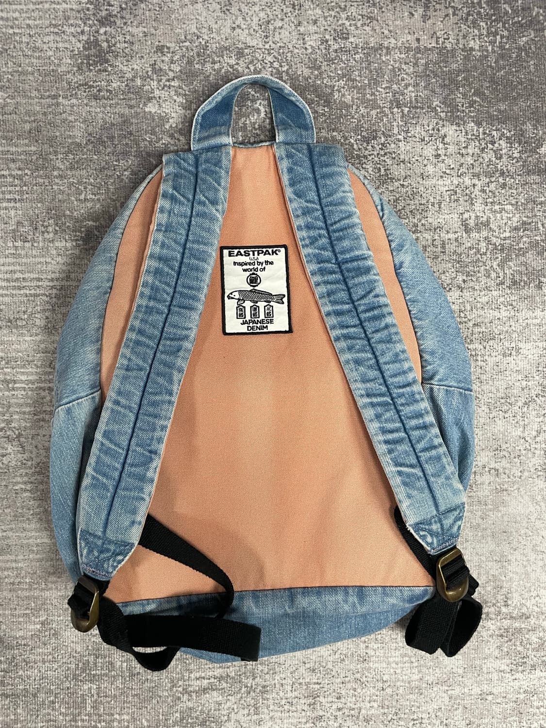 EASTPAK x KUROKI 셀비지 데님 백팩 상품이미지5