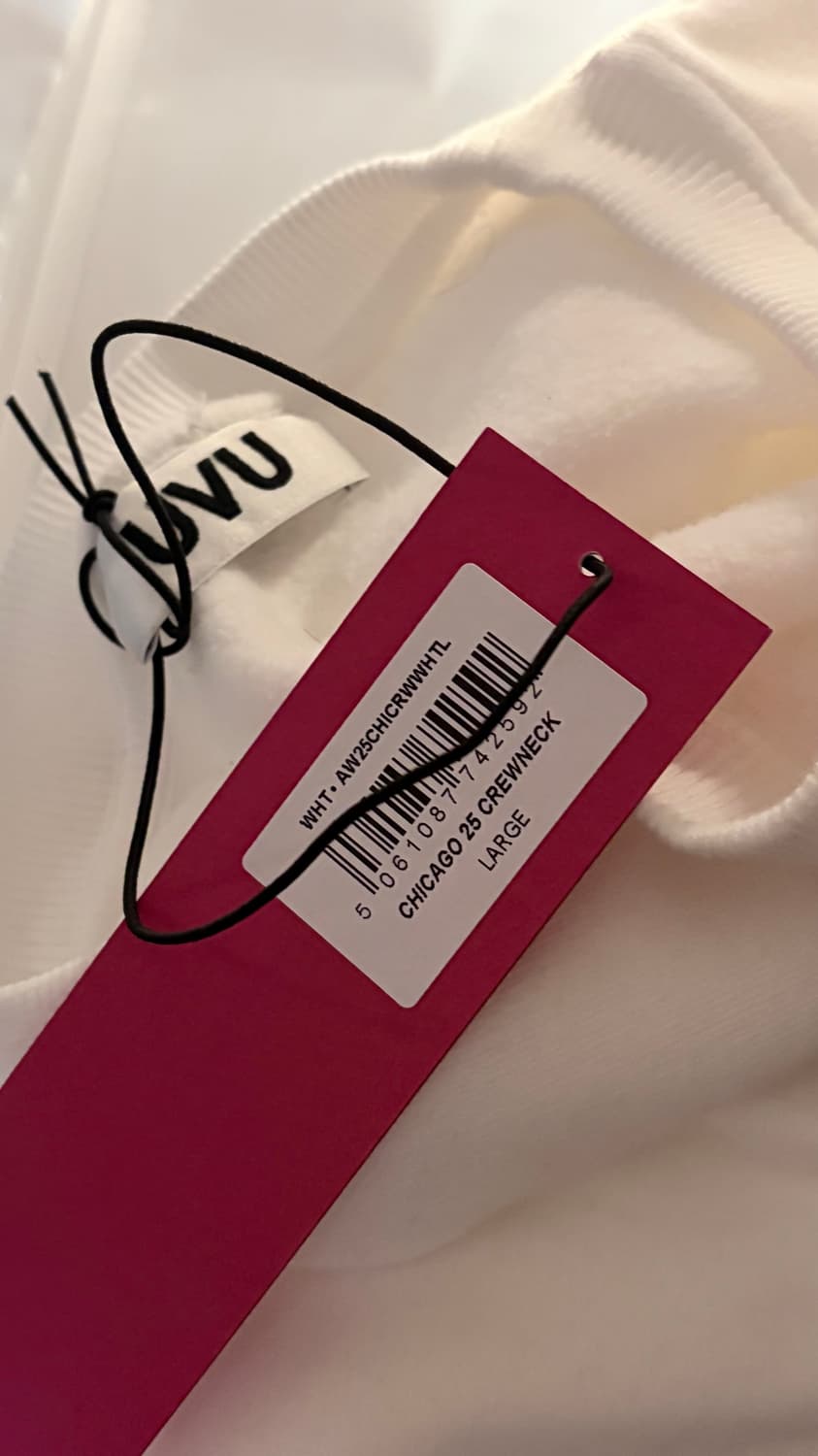 새상품) uvu 시카고 크루넥 화이트 L 상품이미지3