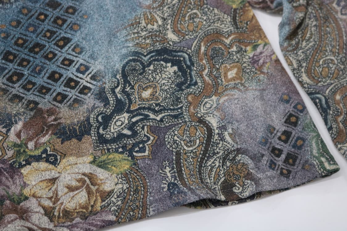 아데소(adesso) 빈티지 플라워 페이즐리 하프넥 니트 탑 (L) 상품이미지10