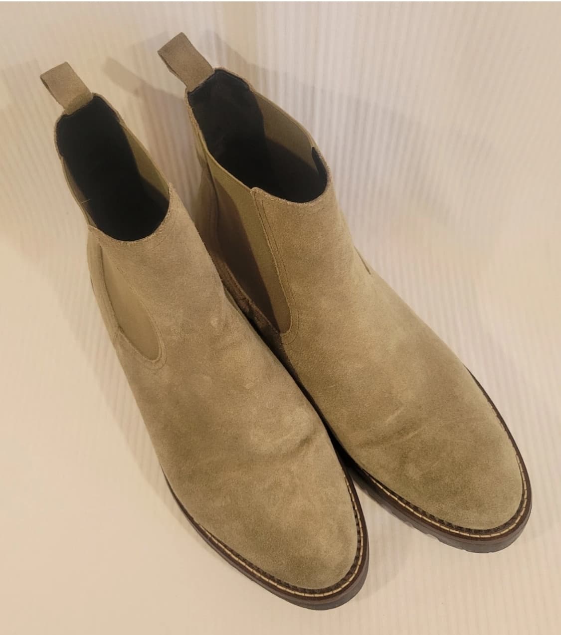 Caslon Taupe 색상 스웨이드 첼시부츠 12 사이즈 판매합니다. 상품이미지2