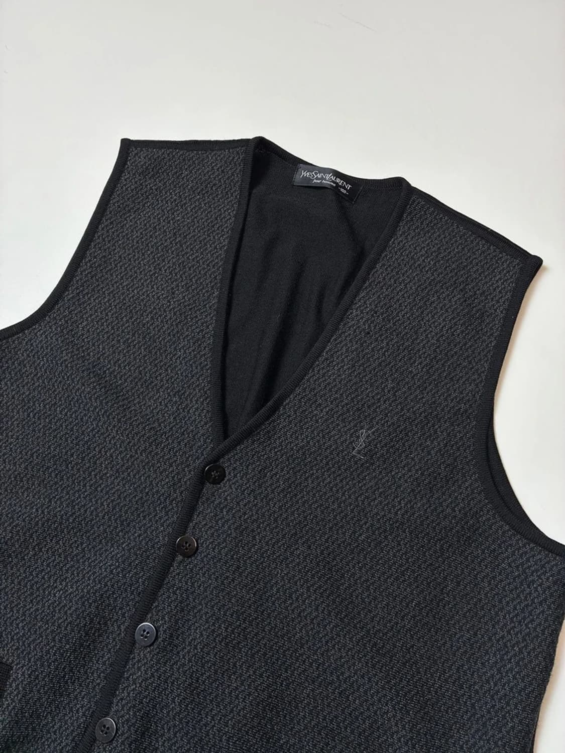 입생로랑 00's 울 니트 베스트 PN8195 상품이미지2