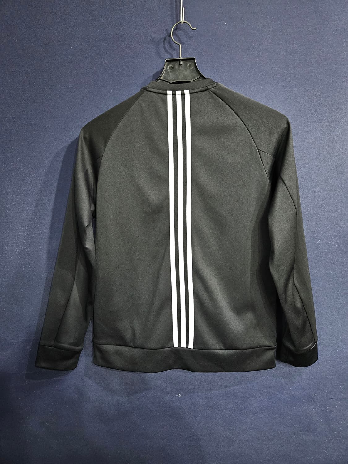 아디다스 삼선 블랙차콜 남성 슬림핏 100 맨투맨  상품이미지2