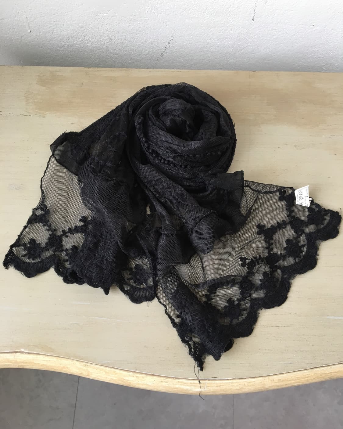 embroidery pattern point scarf 상품이미지1