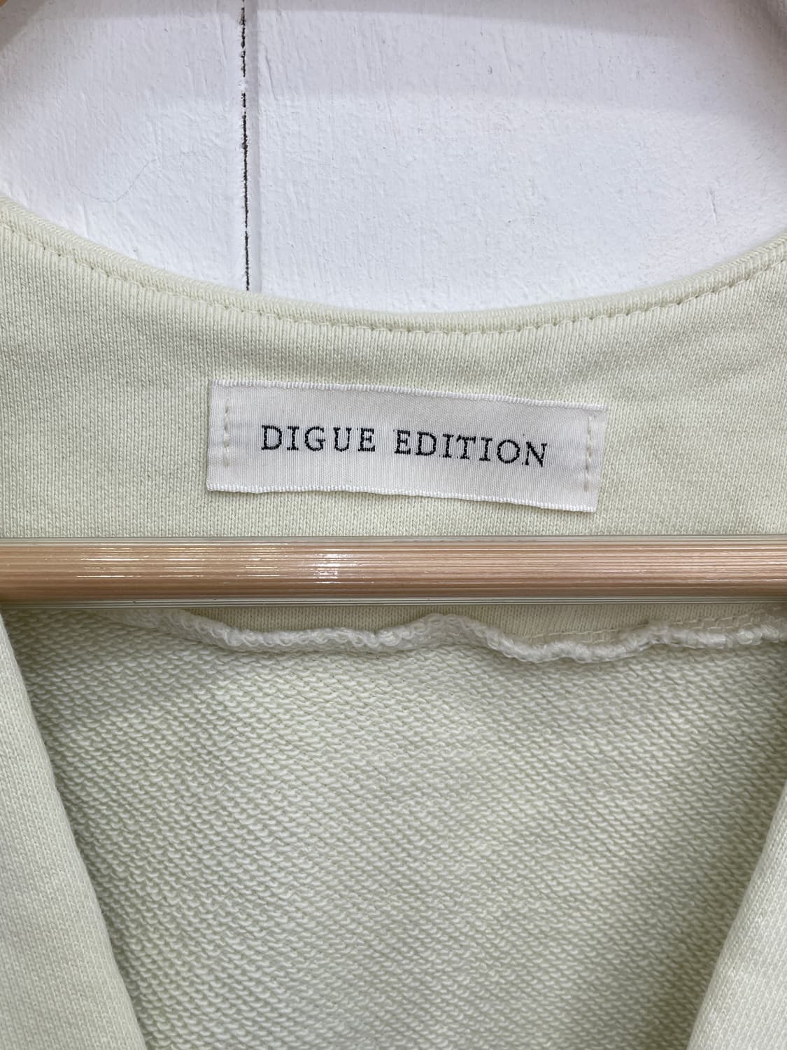 디그 에디션 V넥 크롭 스웨트 베스트 상품이미지4