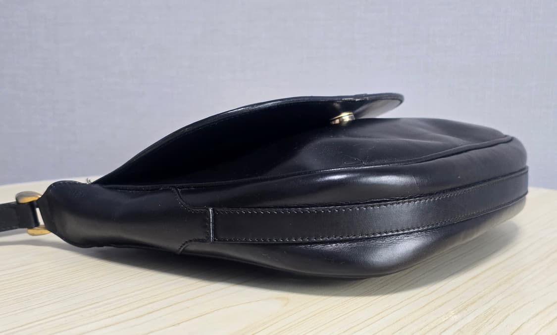 Gucci 구찌 GG 블랙 레더 빈티지 숄더백 상품이미지3