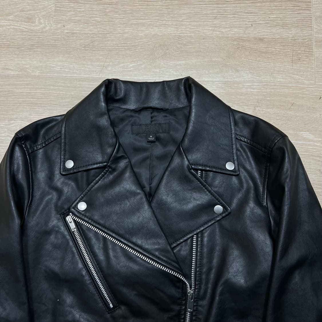 유니클로 싱글 레더 라이더 가죽자켓 [블랙] M/95 상품이미지2