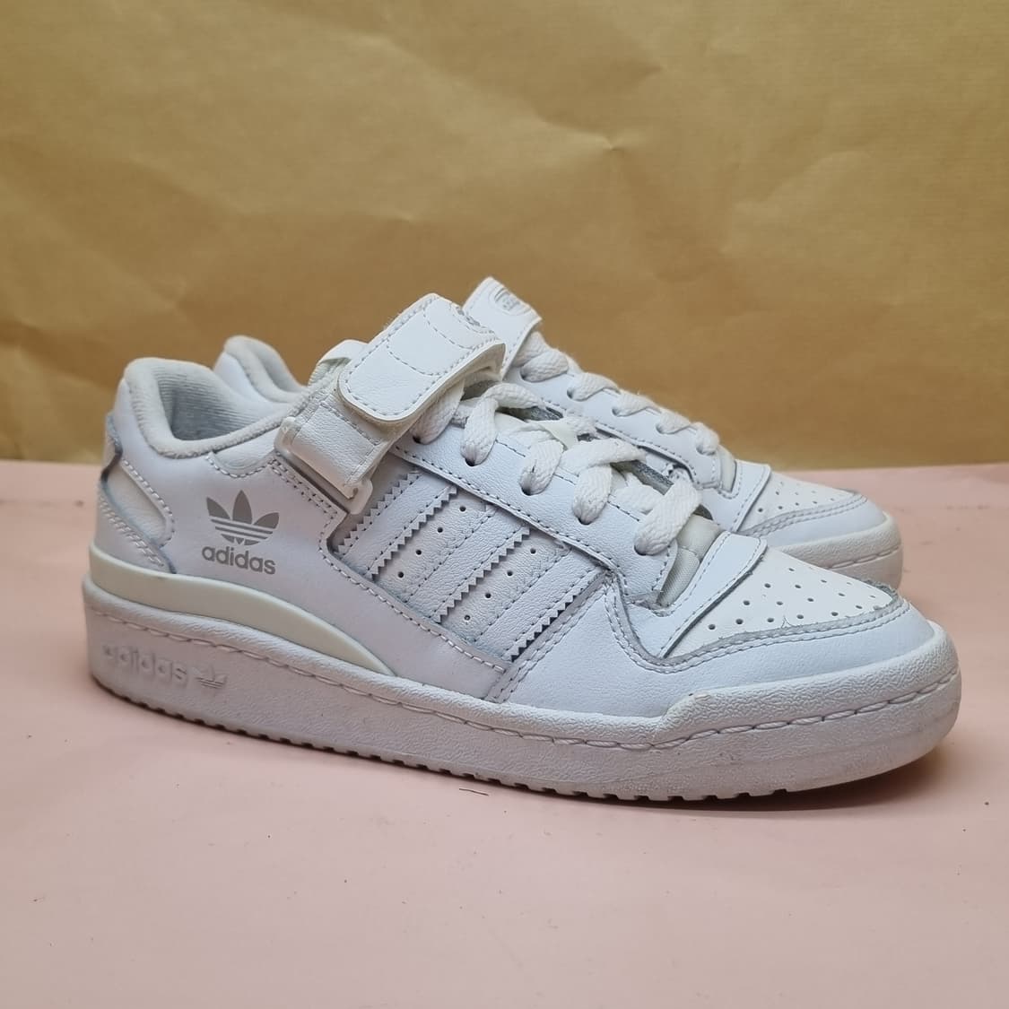 아디다스 포럼로우 여성운동화220 상품이미지1