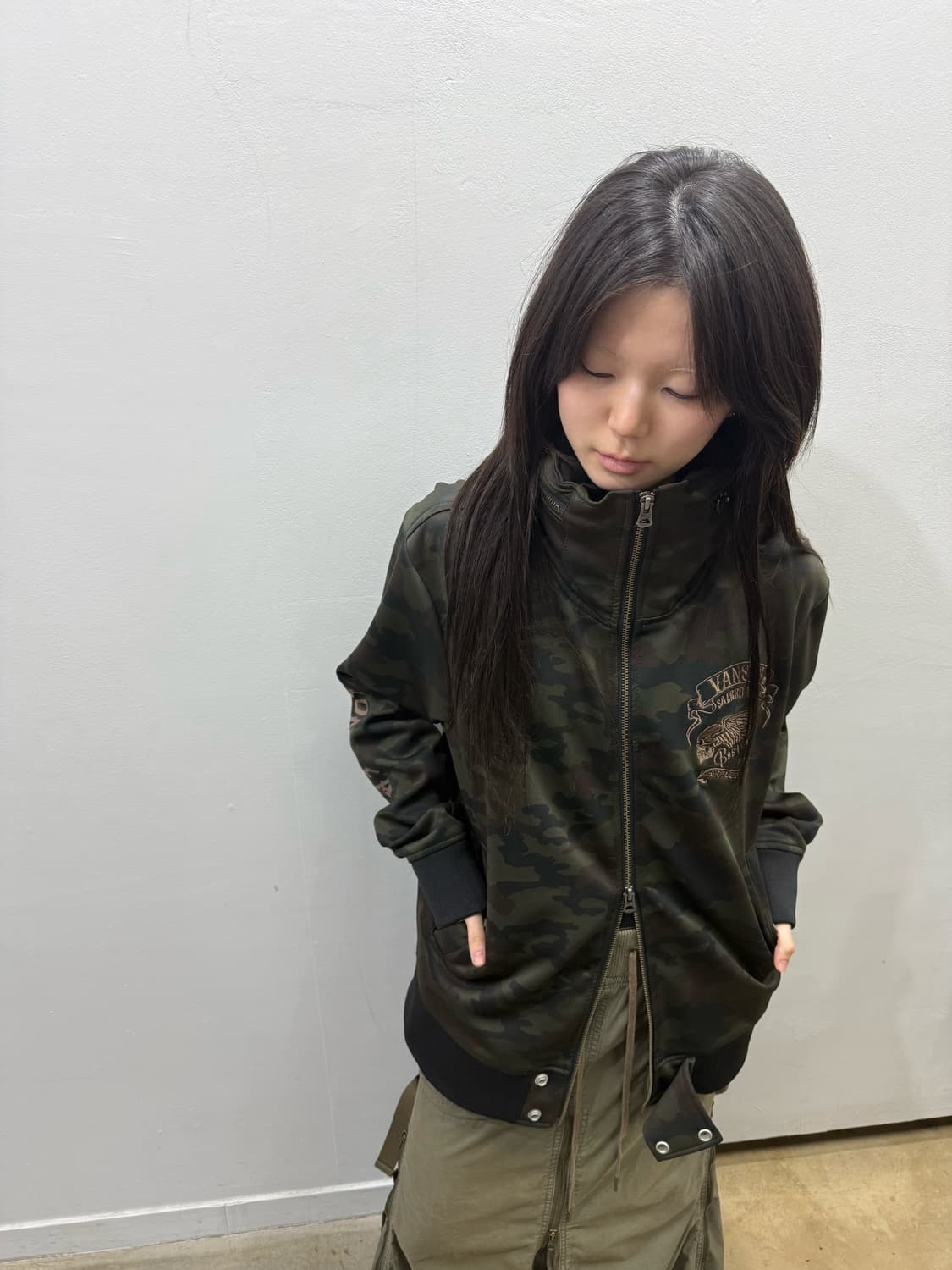 밴슨 바이커 무드 카모 패턴 오버핏 집업 상품이미지7