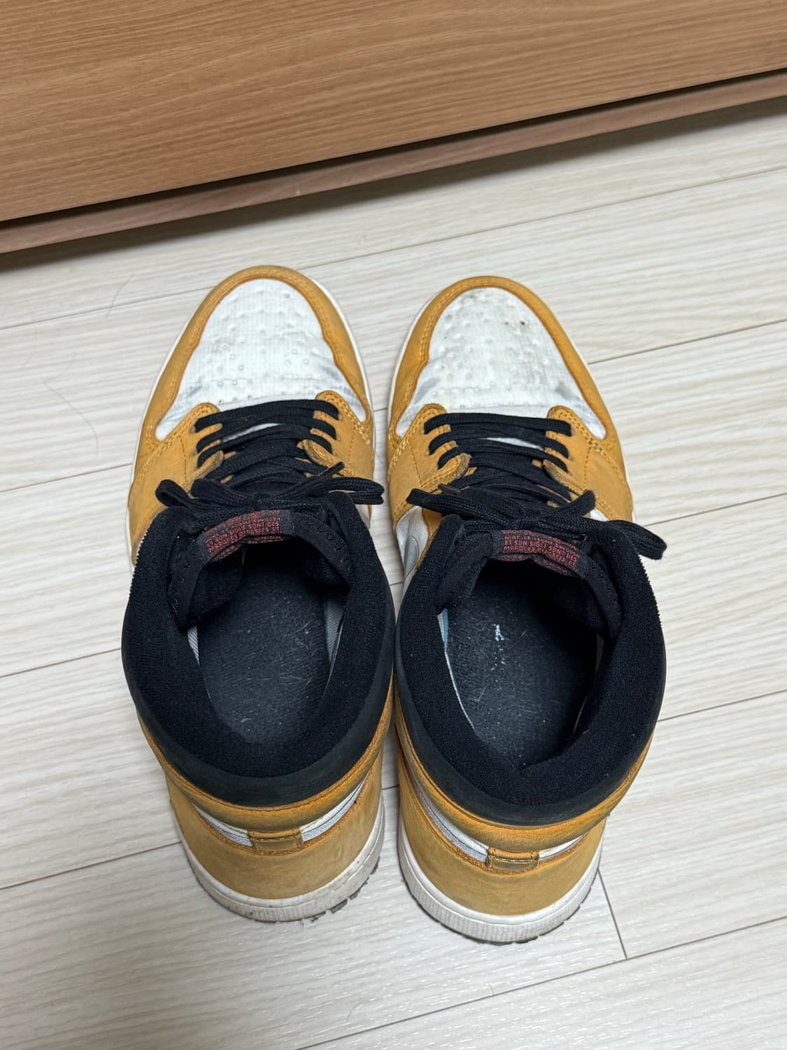 나이키 조던1하이 GORE TEX 라이트커리 상품이미지3