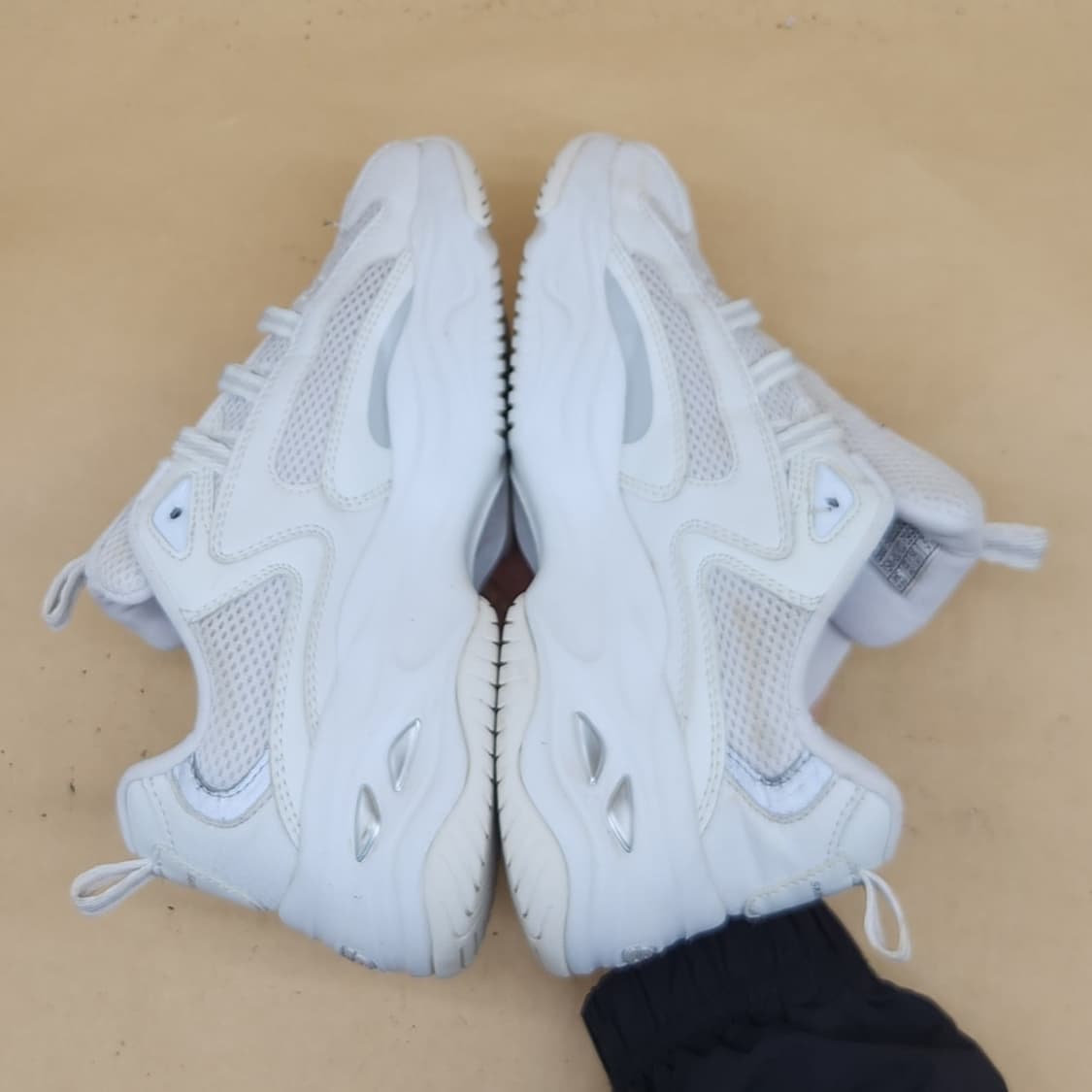 스케쳐스 딜라이트 4.0 여성운동화 220 상품이미지5