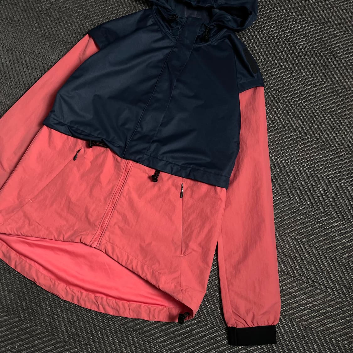 언더아머 우먼스 나일론 경량 윈드 브레이커 바람막이y 4868 상품이미지3