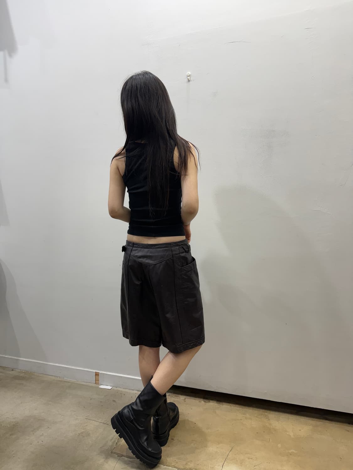 버건디 레더 버뮤다 팬츠 상품이미지7