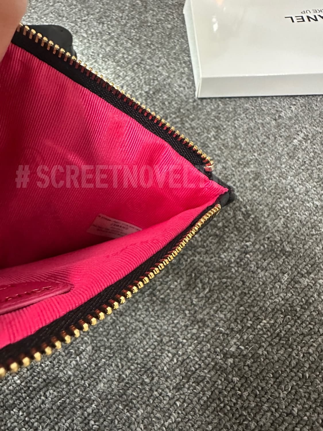 샤넬뷰티 캐비어 클래식 폰 홀더 파우치 블랙 상품이미지9