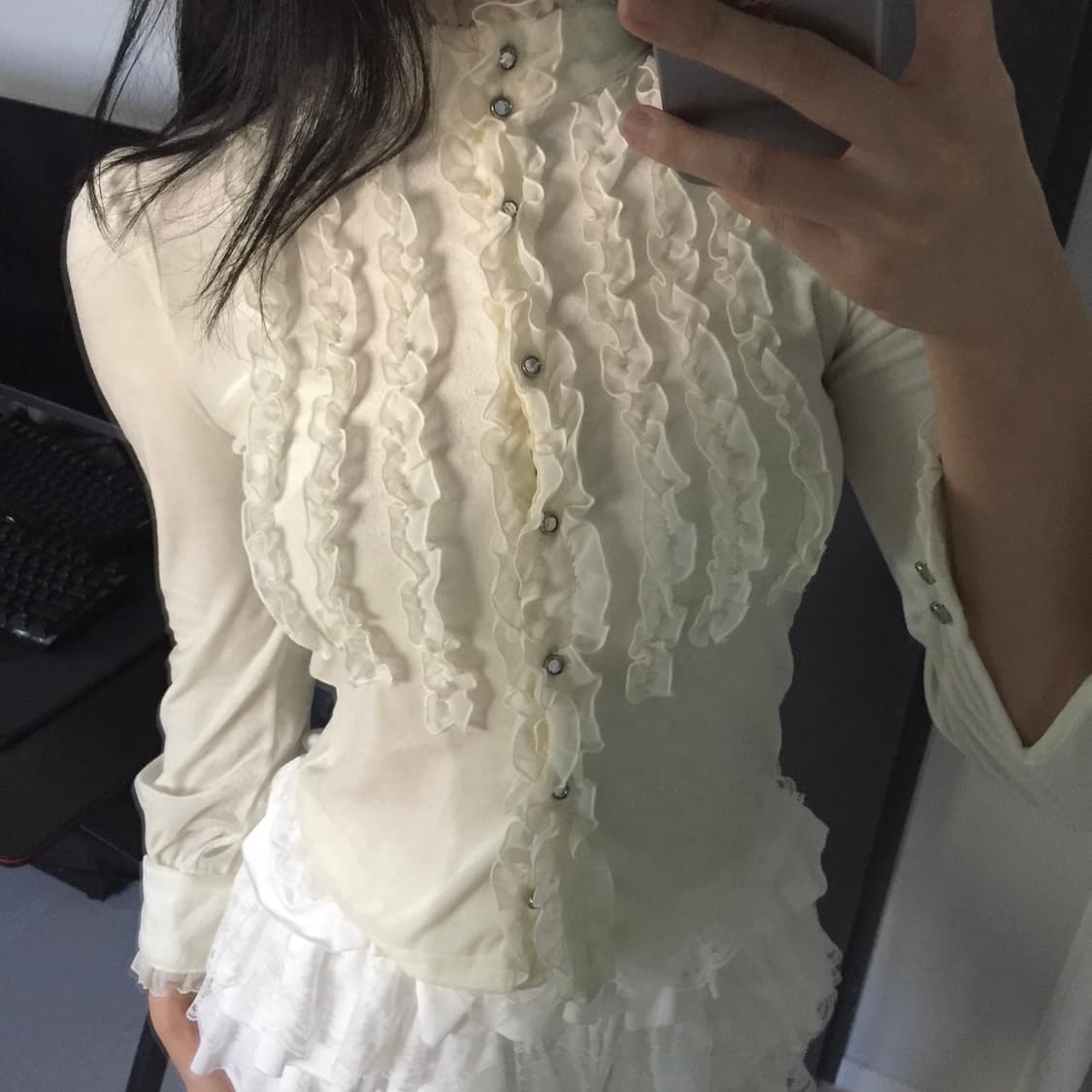 히메갸루 프릴 레이스 투버튼 벨벳 블라우스 상품이미지5