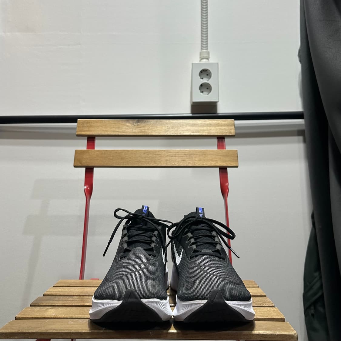 300) 나이키 런닝화 남성 남자 러닝화 줌 플라이 4 상품이미지2