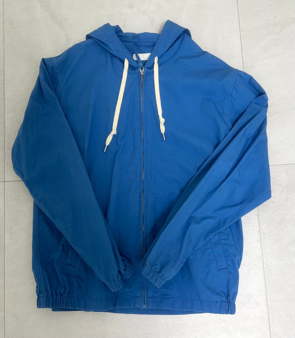 유니클로 바람막이 블루 상품이미지1