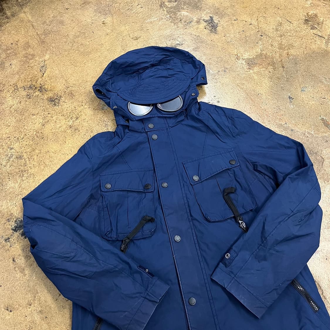 [ 정품/100 ] CP컴퍼니 나일론 고글 후드 자켓 b18 상품이미지1