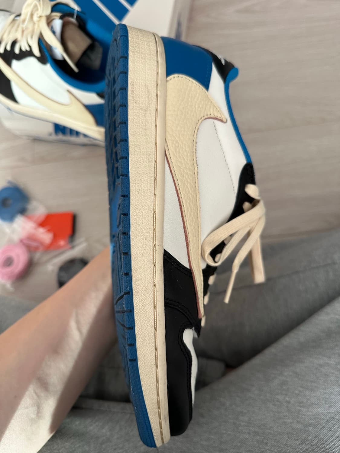 조던1 트레비스 스캇 프라그먼트 레트로 로우 270 상품이미지7